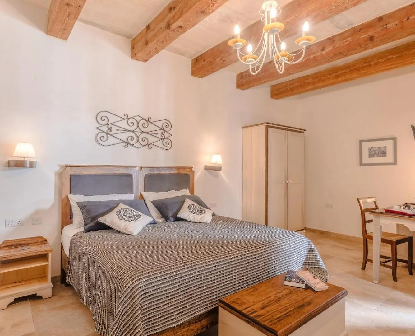 Hotel Mulberries à Żabbar